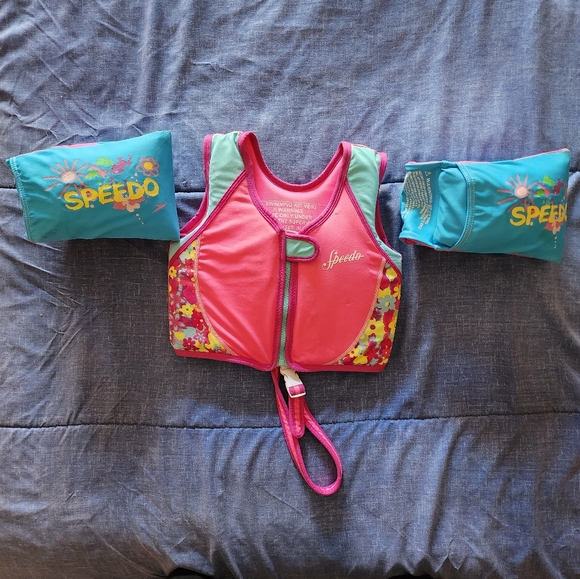 Speedo swimming/ training Vest Girls Size 2-4 and Pink n Blue Arm Floati… - Picture 2 of 5